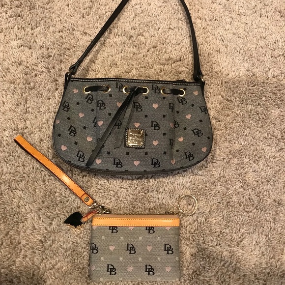 DOONEY AND BOURKE PURSE WITH WALLET HEART DESIGN - Picture 1 of 5